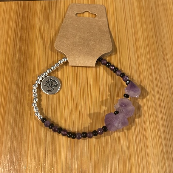A+++ Graded Amethyst, Black Onyx and .925 Tibetan Silver Bracelet - Picture 2 of 4